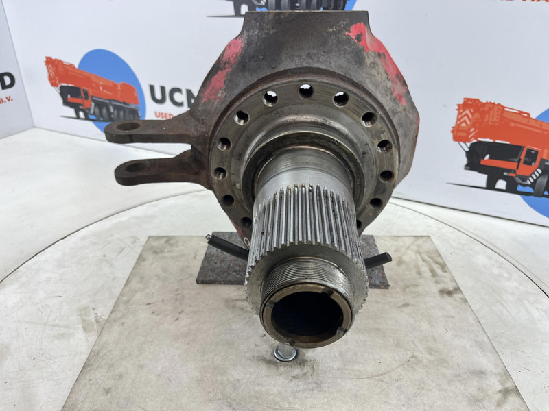 Terex Terex Demag AC35 Steering knuckle 16 holes axle 2 right - مفصل التوجيه - الرافعة: صور 2 Terex Terex Demag AC35 Steering knuckle 16 holes axle 2 right - مفصل التوجيه - الرافعة: صور 2