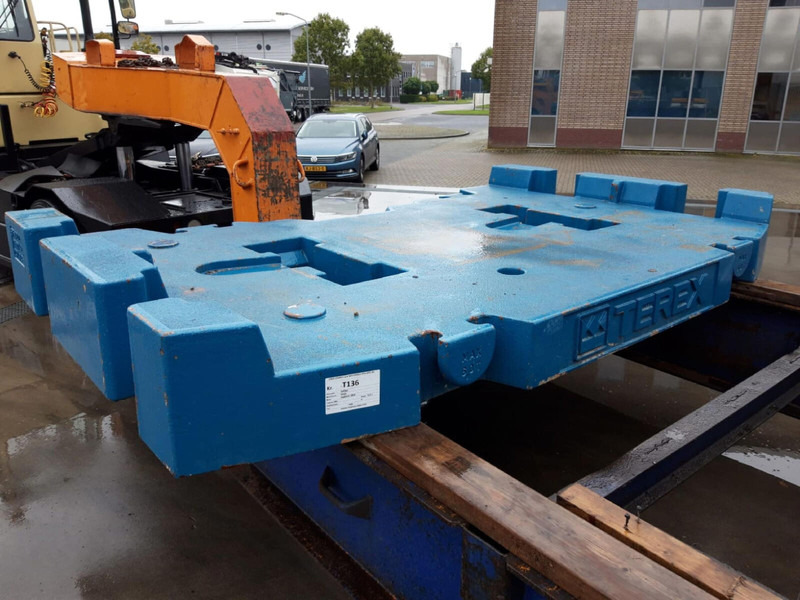 Terex Terex explorer 5800 counterweight 10,5 ton - ثقل موازن - آلات البناء: صور 1 Terex Terex explorer 5800 counterweight 10,5 ton - ثقل موازن - آلات البناء: صور 1