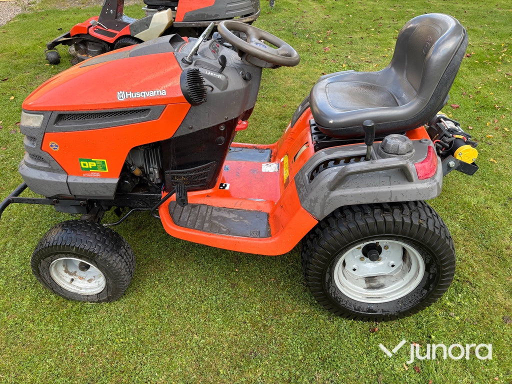 Åkgräsklippare Husqvarna GTH 260 XPT - جزازة المروج: صور 2 Åkgräsklippare Husqvarna GTH 260 XPT - جزازة المروج: صور 2