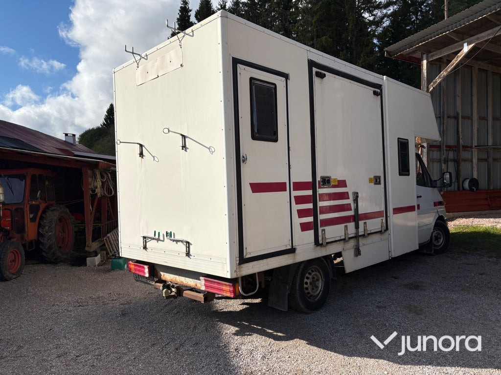 Hästtransport - Mercedes-Benz, 316 CDI - شاحنة نقل خيل: صور 5 Hästtransport - Mercedes-Benz, 316 CDI - شاحنة نقل خيل: صور 5