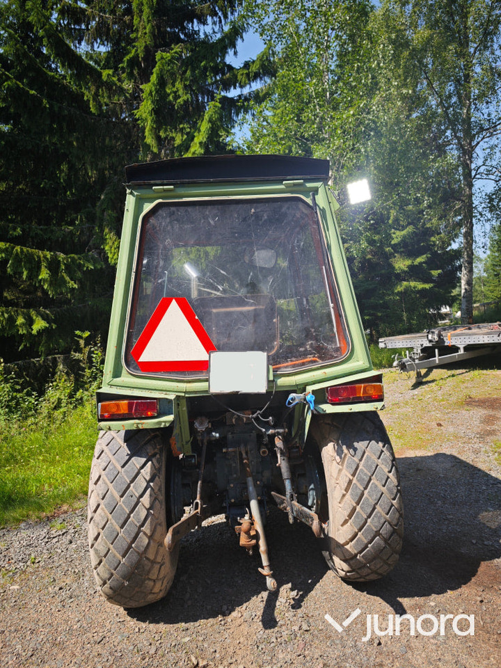 Kompakttraktor Kubota L245DT - جرار صغير: صور 4 Kompakttraktor Kubota L245DT - جرار صغير: صور 4