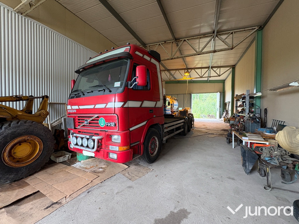 Lastbil - Volvo, FH12 6X2 - شاحنة جرار: صور 1 Lastbil - Volvo, FH12 6X2 - شاحنة جرار: صور 1