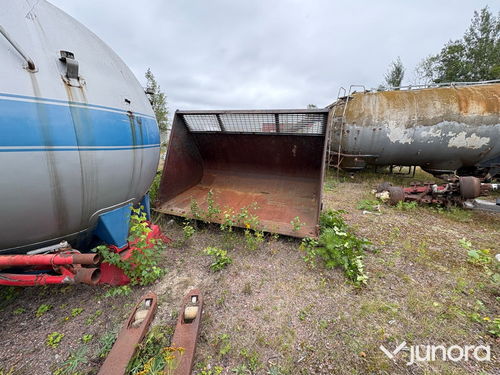 بكت شيول Skopa - Volvo BM: صور 9 بكت شيول Skopa - Volvo BM: صور 9