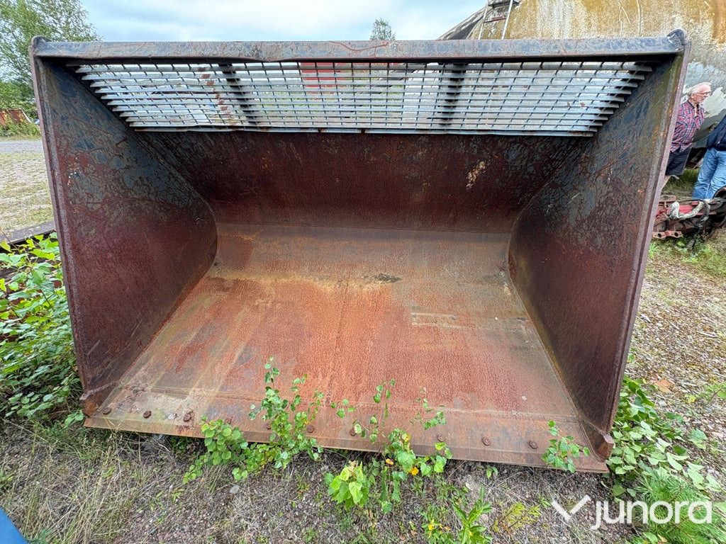 بكت شيول Skopa - Volvo BM: صور 10 بكت شيول Skopa - Volvo BM: صور 10