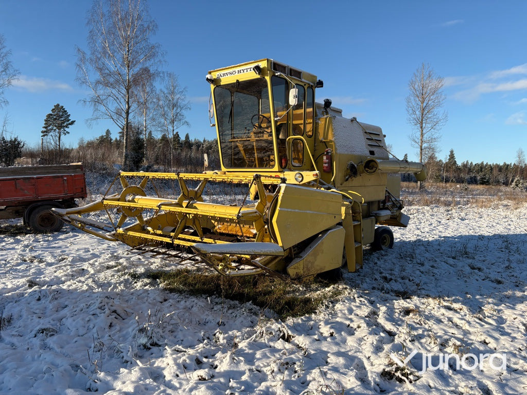 Skördetröska - New Holland Clayson 1520 - حصادة شاملة: صور 1 Skördetröska - New Holland Clayson 1520 - حصادة شاملة: صور 1