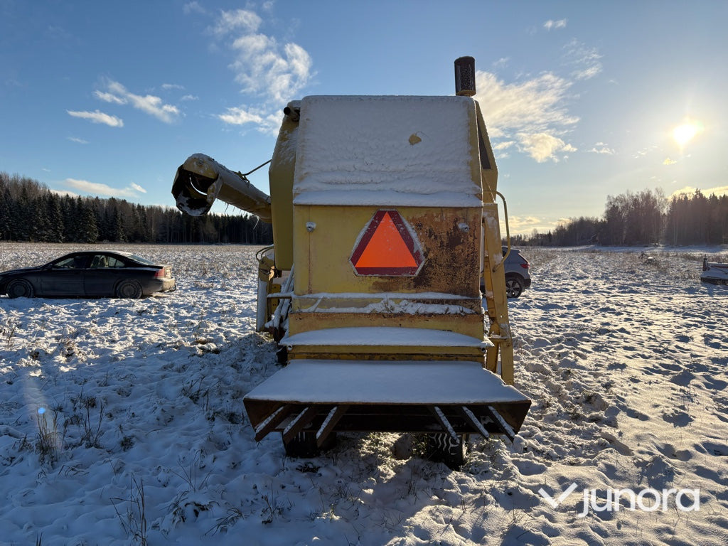 Skördetröska - New Holland Clayson 1520 - حصادة شاملة: صور 5 Skördetröska - New Holland Clayson 1520 - حصادة شاملة: صور 5