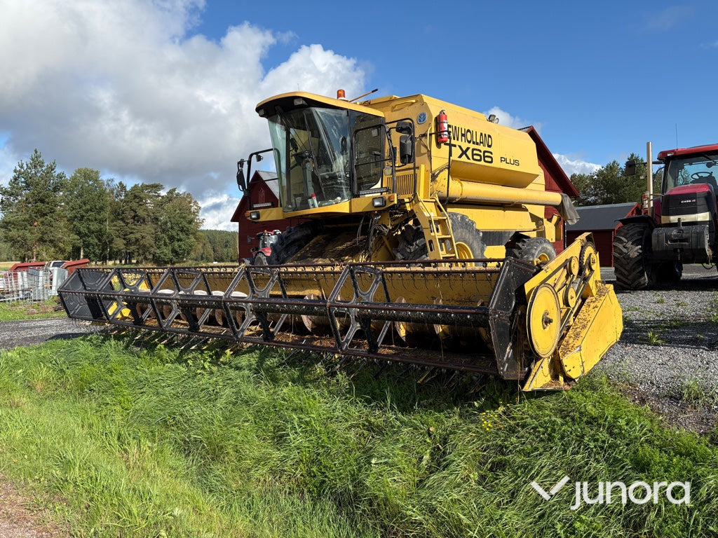 Skördetröska New Holland TX66 Plus - حصادة شاملة: صور 1 Skördetröska New Holland TX66 Plus - حصادة شاملة: صور 1