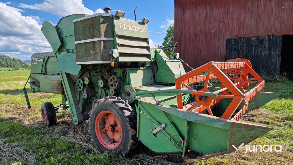 Skördetröska - Volvo BM, Aktiv 800 + Aktiv 800 som reservdel - حصادة شاملة: صور 5 Skördetröska - Volvo BM, Aktiv 800 + Aktiv 800 som reservdel - حصادة شاملة: صور 5