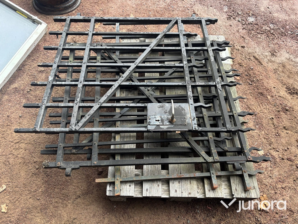 Smidestaket - med grindar - الأدوات والمعدات: صور 2 Smidestaket - med grindar - الأدوات والمعدات: صور 2