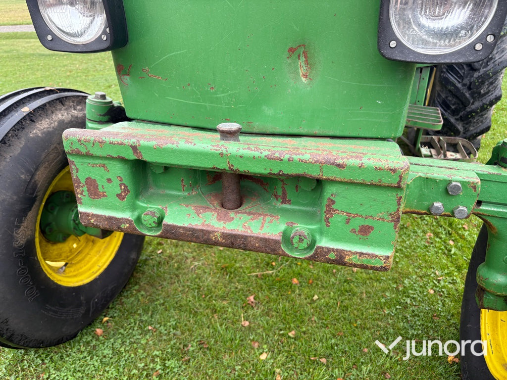 Traktor John Deere 2250 - جرار: صور 5 Traktor John Deere 2250 - جرار: صور 5