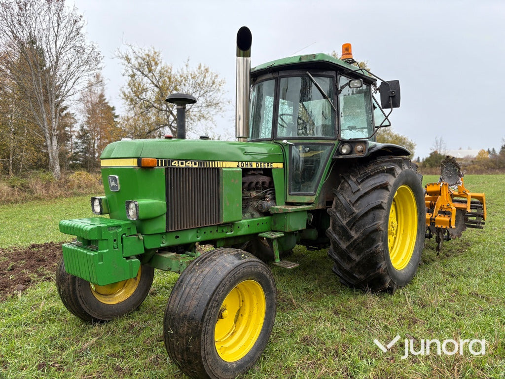Traktor - John Deere 4040 - جرار: صور 1 Traktor - John Deere 4040 - جرار: صور 1