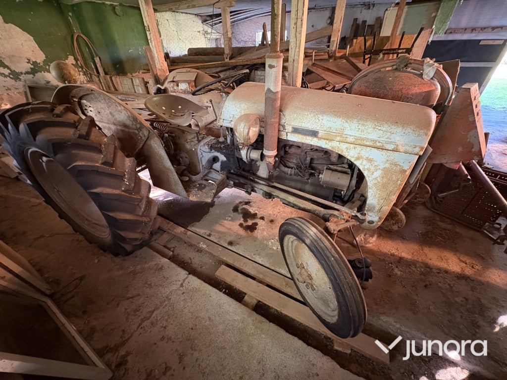 Traktor - Massey Ferguson, Grålle - جرار: صور 4 Traktor - Massey Ferguson, Grålle - جرار: صور 4