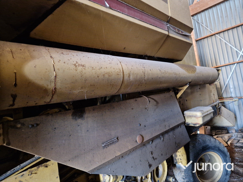 Tröska - New Holland TF 46 - حصادة شاملة: صور 4 Tröska - New Holland TF 46 - حصادة شاملة: صور 4