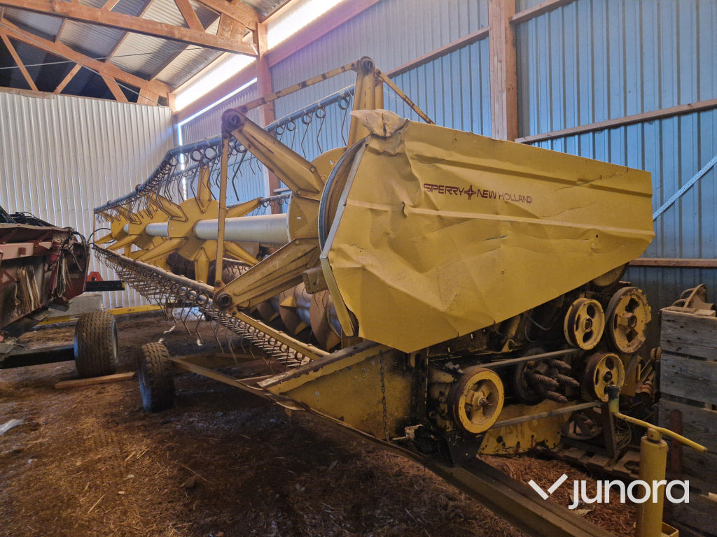 Tröska - New Holland TF 46 - حصادة شاملة: صور 2 Tröska - New Holland TF 46 - حصادة شاملة: صور 2