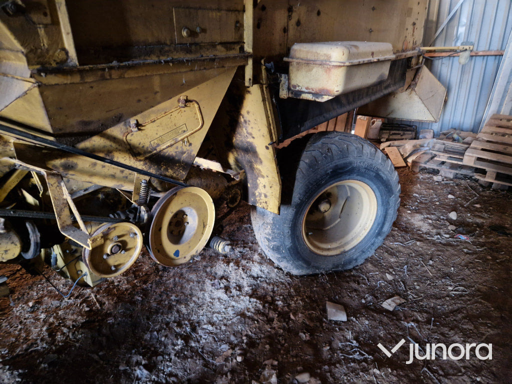 Tröska - New Holland TF 46 - حصادة شاملة: صور 5 Tröska - New Holland TF 46 - حصادة شاملة: صور 5