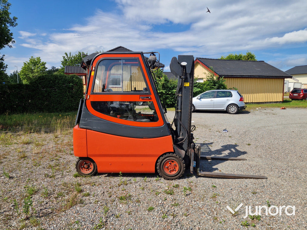 Truck Linde E20/600 - رافعة شوكية كهربائية: صور 4 Truck Linde E20/600 - رافعة شوكية كهربائية: صور 4