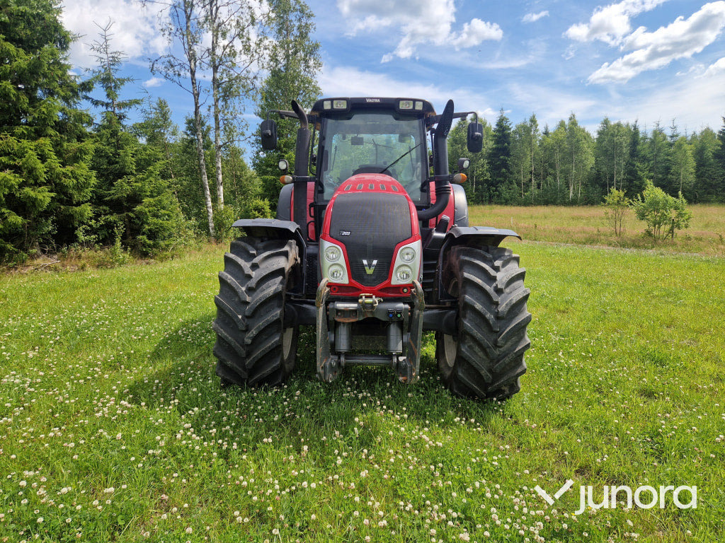 Valtra T203 Direct - جرار: صور 2 Valtra T203 Direct - جرار: صور 2