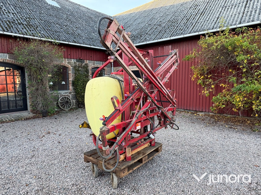 Växtskyddsspruta – Hardi, NK 600 - آلة الرش المعلقة: صور 5 Växtskyddsspruta – Hardi, NK 600 - آلة الرش المعلقة: صور 5