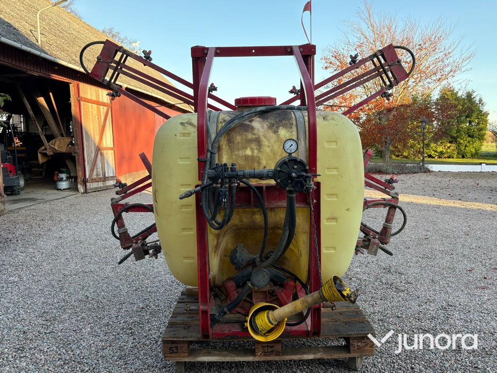 Växtskyddsspruta – Hardi, NK 600 - آلة الرش المعلقة: صور 2 Växtskyddsspruta – Hardi, NK 600 - آلة الرش المعلقة: صور 2