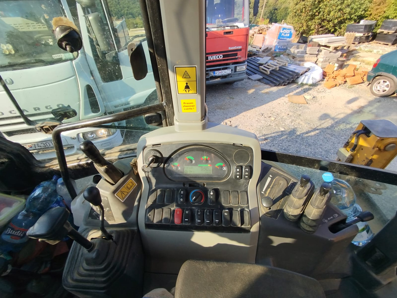 CATERPILLAR 472F2 - حفار متعدد الاستخدام: صور 4 CATERPILLAR 472F2 - حفار متعدد الاستخدام: صور 4