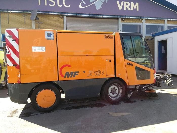 Aebi MFH2500 - سياره كنس شوارع: صور 1 Aebi MFH2500 - سياره كنس شوارع: صور 1