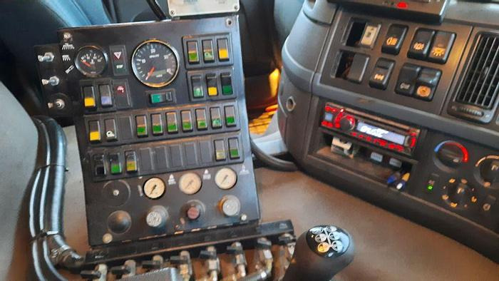 سياره كنس شوارع VOLVO M9 4x2R + Johnston Beam VX800 Road Cleaner: صور 9 سياره كنس شوارع VOLVO M9 4x2R + Johnston Beam VX800 Road Cleaner: صور 9