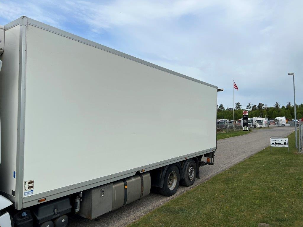 8,4 mtr glasfiber kasse - Xarios 500 - بصندوق مغلق: صور 2 8,4 mtr glasfiber kasse - Xarios 500 - بصندوق مغلق: صور 2