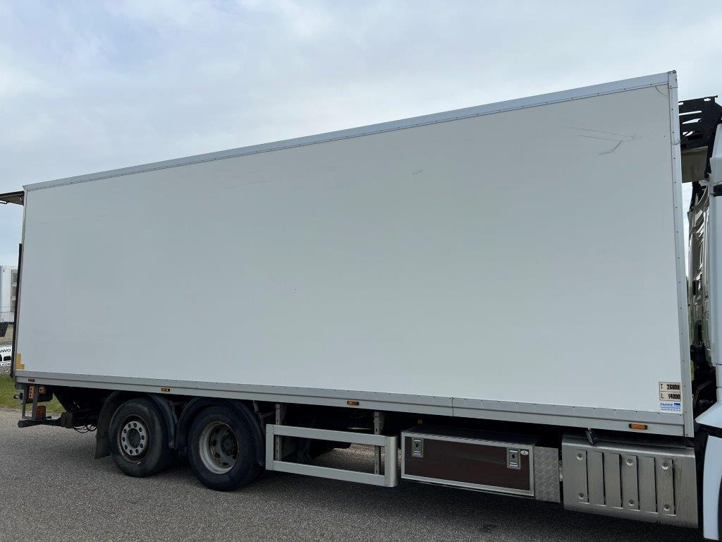 8,4 mtr glasfiber kasse - Xarios 500 - بصندوق مغلق: صور 4 8,4 mtr glasfiber kasse - Xarios 500 - بصندوق مغلق: صور 4