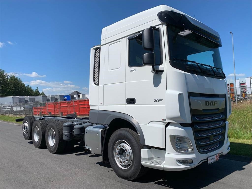 DAF XF 430 FAW 8x4*4 Tridem - الشاسيه شاحنة: صور 2 DAF XF 430 FAW 8x4*4 Tridem - الشاسيه شاحنة: صور 2