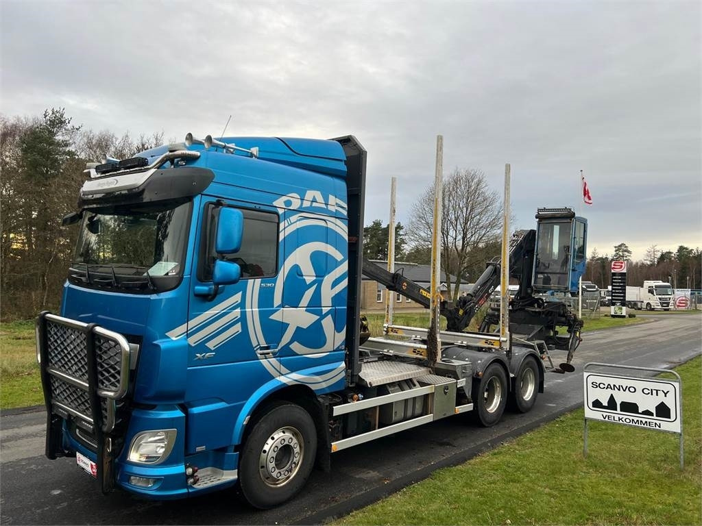 DAF XF530 FAT 6x4 - شاحنة قطع الأشجار: صور 1 DAF XF530 FAT 6x4 - شاحنة قطع الأشجار: صور 1