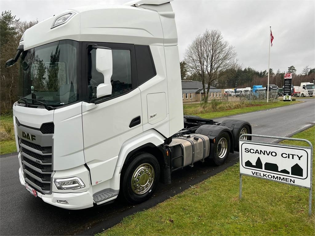 DAF XF530 FTS 6x2 - شاحنة جرار: صور 1 DAF XF530 FTS 6x2 - شاحنة جرار: صور 1