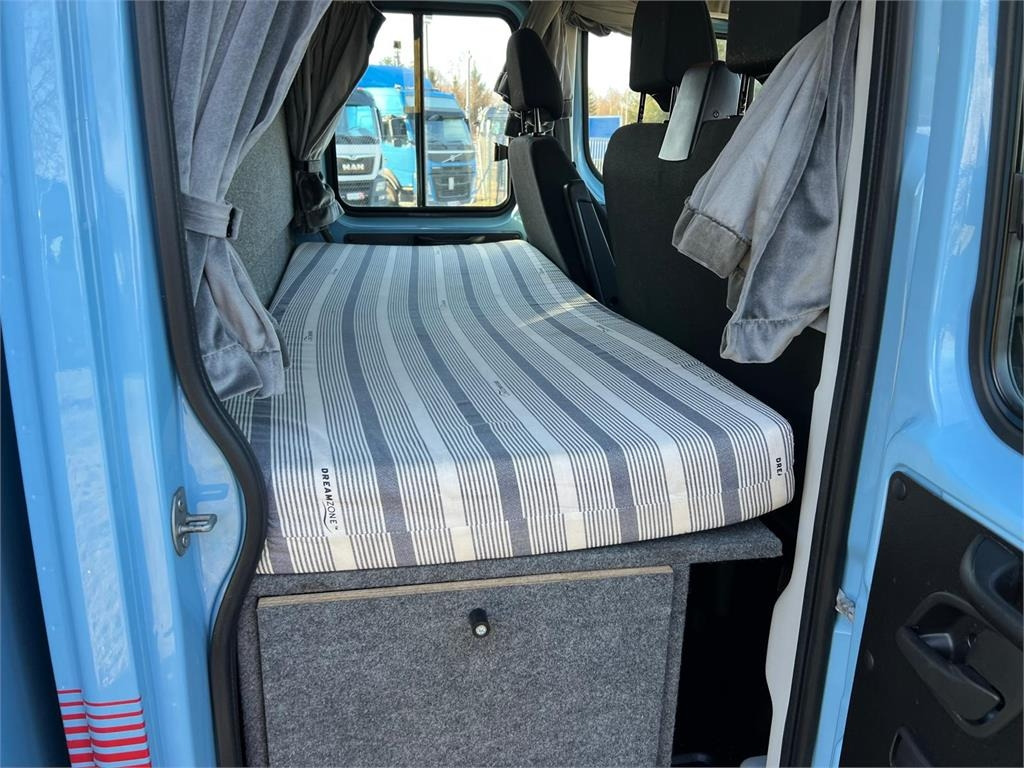 Iveco Daily 70C18 - dobbelt cab - بصندوق مغلق شاحنة: صور 5 Iveco Daily 70C18 - dobbelt cab - بصندوق مغلق شاحنة: صور 5