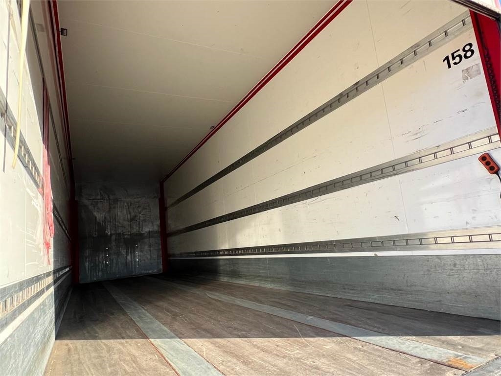 Kel-Berg 13,6 mtr. - 94m3 - 2500 kg lift - بصندوق مغلق نصف مقطورة: صور 3 Kel-Berg 13,6 mtr. - 94m3 - 2500 kg lift - بصندوق مغلق نصف مقطورة: صور 3