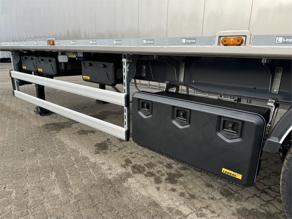 أرضية المشي نصف مقطورة Legras 91,8 m3 - VBK Aut. presenning: صور 13 أرضية المشي نصف مقطورة Legras 91,8 m3 - VBK Aut. presenning: صور 13