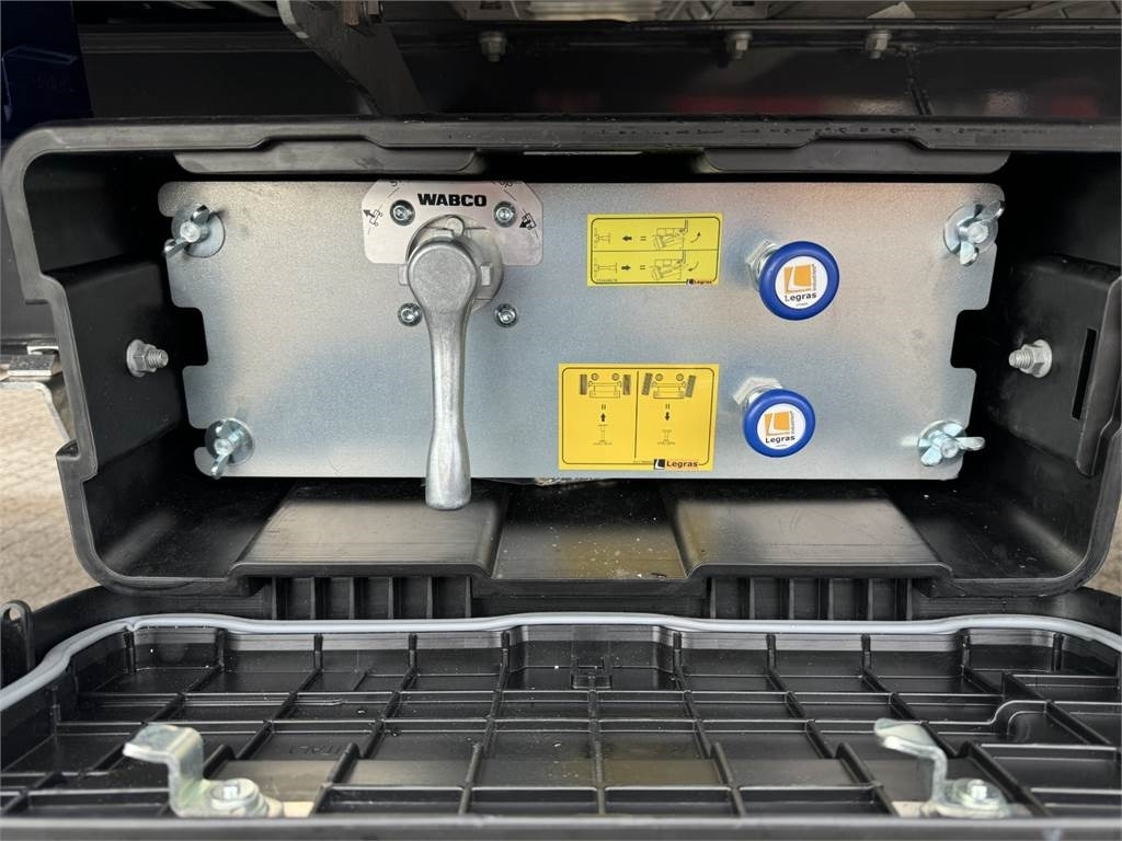 أرضية المشي نصف مقطورة Legras 91,8 m3 - VBK Aut. presenning: صور 8 أرضية المشي نصف مقطورة Legras 91,8 m3 - VBK Aut. presenning: صور 8