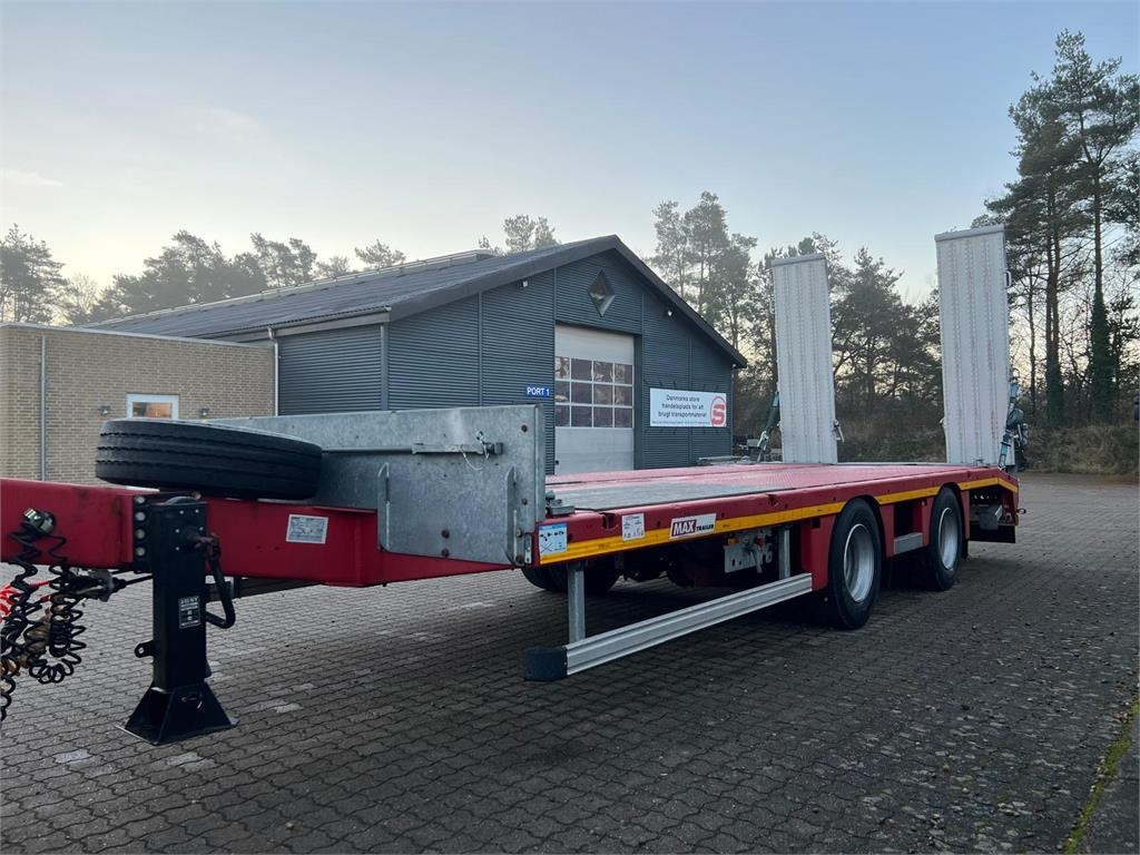 MAX Trailer MAX 300 - 7000 mm + ramper - شاحنة نقل سيارات مقطورة: صور 2 MAX Trailer MAX 300 - 7000 mm + ramper - شاحنة نقل سيارات مقطورة: صور 2