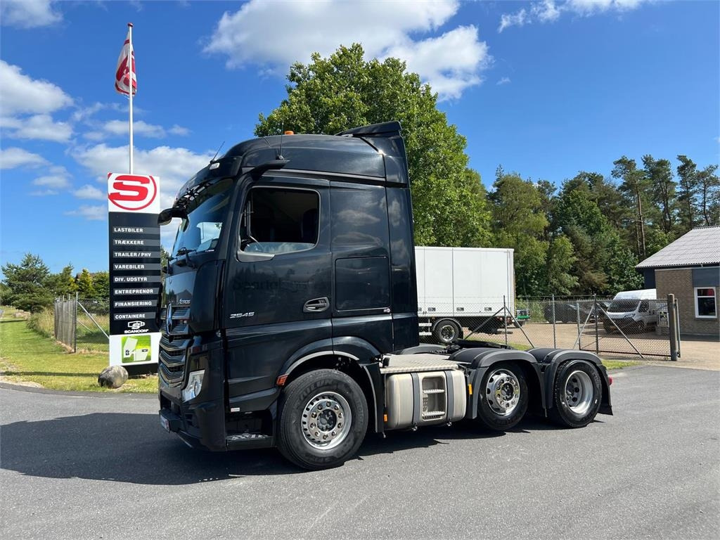 Mercedes-Benz Actros 2545 LS - شاحنة جرار: صور 1 Mercedes-Benz Actros 2545 LS - شاحنة جرار: صور 1