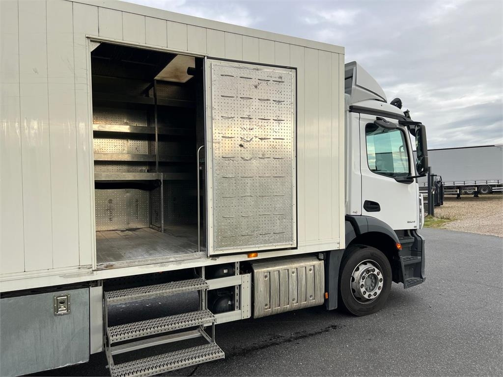 Mercedes-Benz Antos 1824 LnR - بصندوق مغلق شاحنة: صور 3 Mercedes-Benz Antos 1824 LnR - بصندوق مغلق شاحنة: صور 3