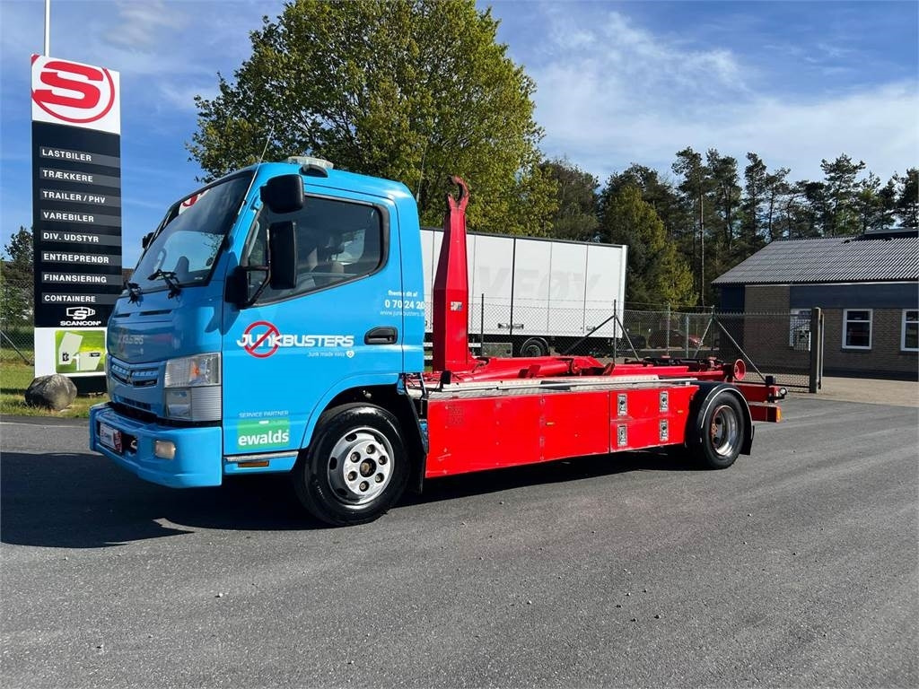 Mitsubishi Fuso CANTER 9C150 - شاحنة ذات الخطاف: صور 1 Mitsubishi Fuso CANTER 9C150 - شاحنة ذات الخطاف: صور 1
