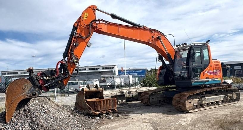 Doosan DX 235 LCR-5 - حفارات زحافة: صور 1 Doosan DX 235 LCR-5 - حفارات زحافة: صور 1