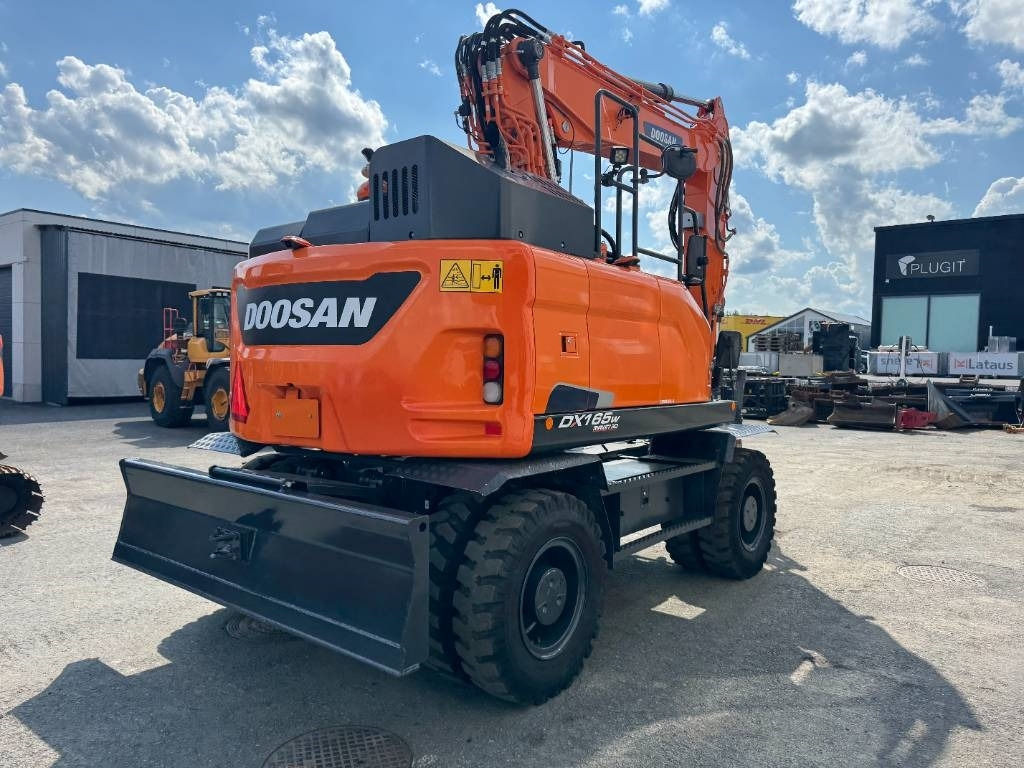 Doosan DX165W-5 PYÖRITTÄJÄLLÄ - حفارة على عجلات: صور 5 Doosan DX165W-5 PYÖRITTÄJÄLLÄ - حفارة على عجلات: صور 5