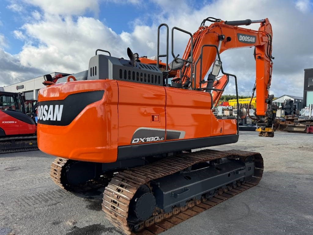 Doosan DX180LC-5 PYÖRITTÄJÄLLÄ - حفارات زحافة: صور 5 Doosan DX180LC-5 PYÖRITTÄJÄLLÄ - حفارات زحافة: صور 5