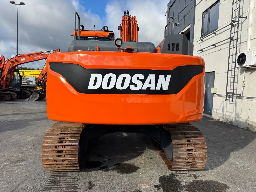 Doosan DX180LC-5 PYÖRITTÄJÄLLÄ - حفارات زحافة: صور 4 Doosan DX180LC-5 PYÖRITTÄJÄLLÄ - حفارات زحافة: صور 4