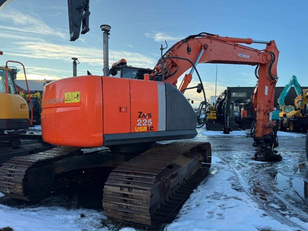 Hitachi Myyty! ZX225USRLC-3 - حفارات زحافة: صور 4 Hitachi Myyty! ZX225USRLC-3 - حفارات زحافة: صور 4