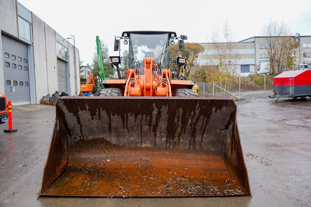 Hitachi ZW150 PITKÄT AISAT, VAAKA - اللودر بعجل: صور 3 Hitachi ZW150 PITKÄT AISAT, VAAKA - اللودر بعجل: صور 3