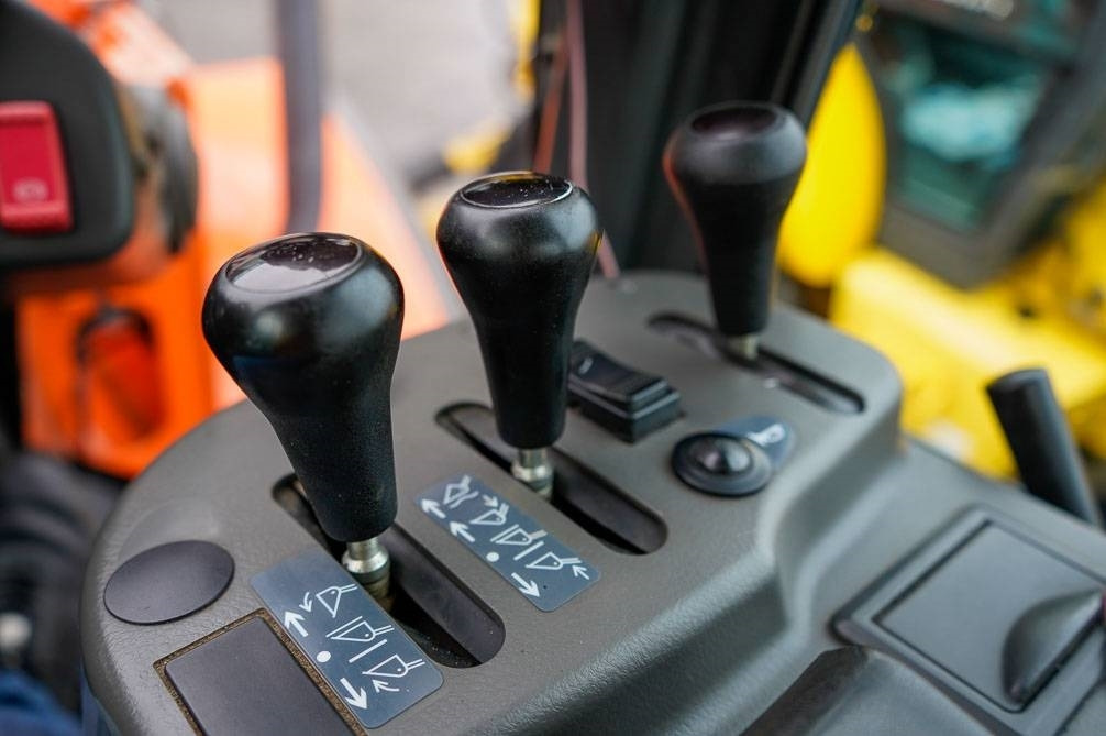 اللودر بعجل Hitachi ZW150 PITKÄT AISAT, VAAKA: صور 30