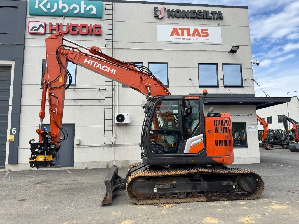 Hitachi ZX 135 USBL-7 - حفارات زحافة: صور 1 Hitachi ZX 135 USBL-7 - حفارات زحافة: صور 1
