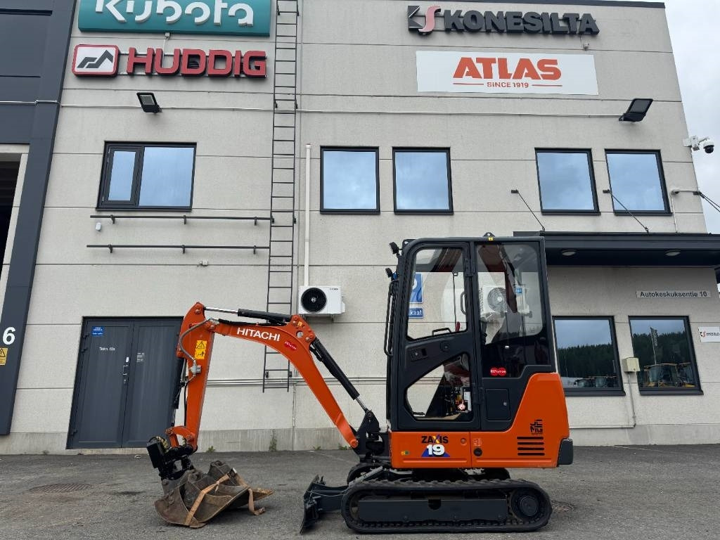 Hitachi ZX 19-6 CR - حفارة مصغرة: صور 1 Hitachi ZX 19-6 CR - حفارة مصغرة: صور 1