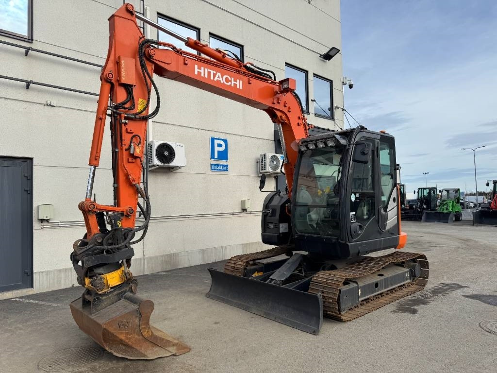 Hitachi ZX 85 US-5 Pyörittäjä, 3-Kauhaa - حفارة مصغرة: صور 2 Hitachi ZX 85 US-5 Pyörittäjä, 3-Kauhaa - حفارة مصغرة: صور 2