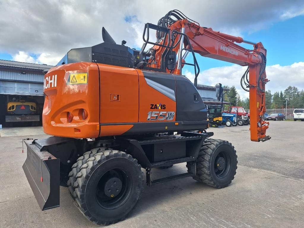 Hitachi ZX155W-7 -STAGE 5- VÄHÄN AJETTU  - حفارة على عجلات: صور 4 Hitachi ZX155W-7 -STAGE 5- VÄHÄN AJETTU  - حفارة على عجلات: صور 4